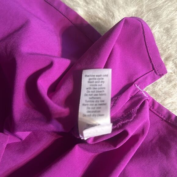 Athleta top S (6024B) - Picture 9 of 9